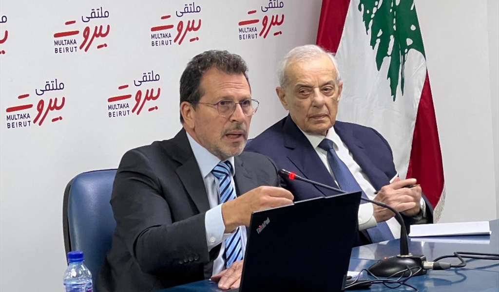 الوزير شحادة ود. زيدان خلال الندوة