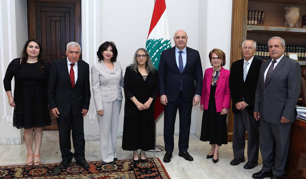 الرئيس عون متوسطاً وفد مؤسسة جامعة اللاعنف وحقوق الإنسان AUNOHR