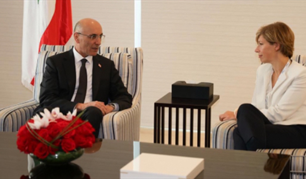 الوزير الحجار مع مستشارة الرئيس الفرنسي