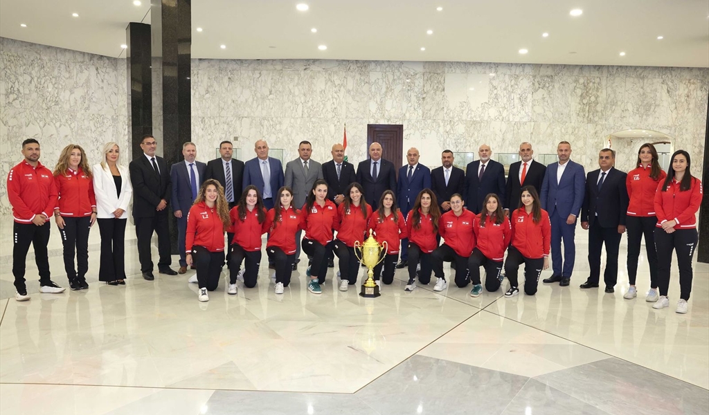 الرئيس عون هنأ اتحاد الطائرة على احراز منتخب السيدات بطولة غرب آسيا..