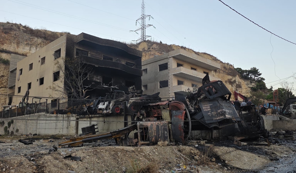 مكان الآليات المستهدف في مصيلح، على الطريق العام باتجاه النبطية (سامر وهبي)