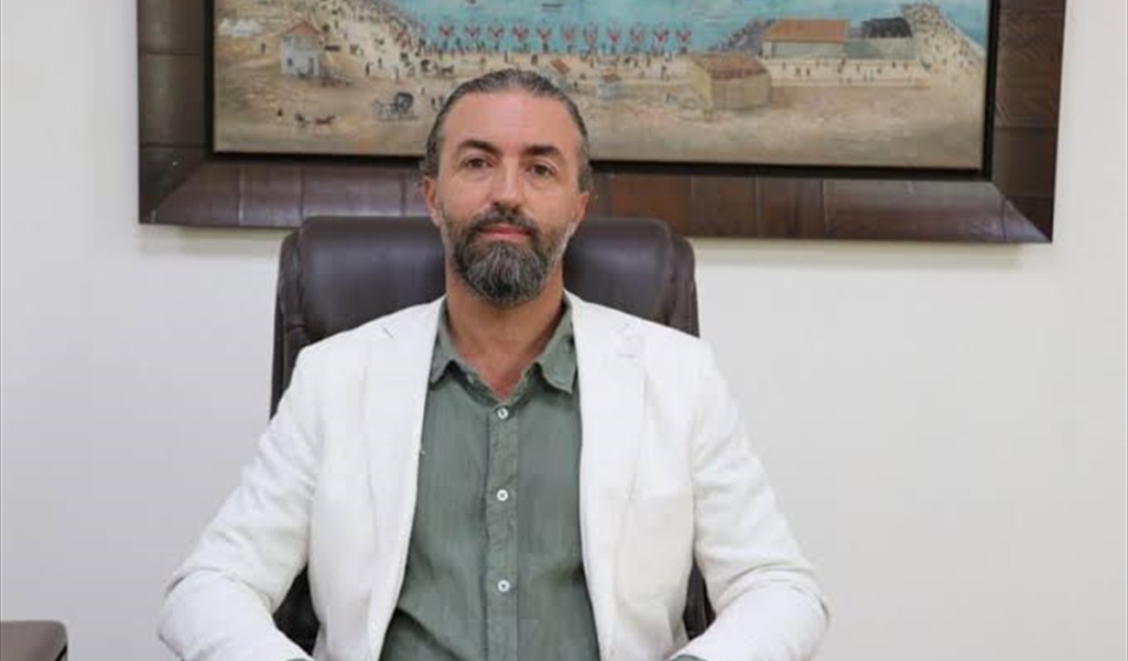 «عمر عيتاني... نهضة مرفأ بيروت من بين الركام»!