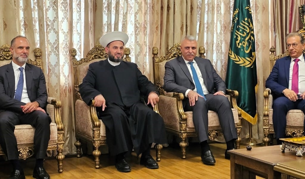 المفتي الغزاوي مستقبلاً الوزير رسامني واللواء شقير