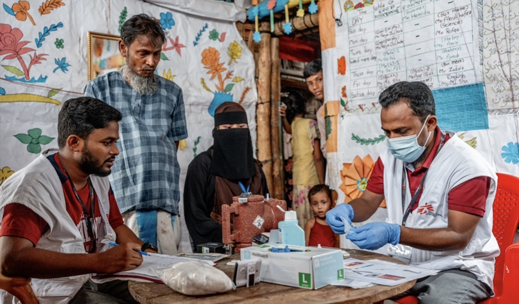 "أطباء بلا حدود": مئات الآلاف من الروهينجا يواجهون تهديدات مستمرة بالعنف وتناقص المساعدات