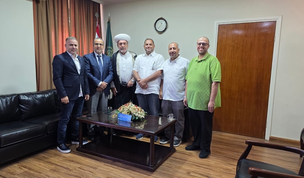 وفد المقاصد لدى زيارته المفتي سوسان