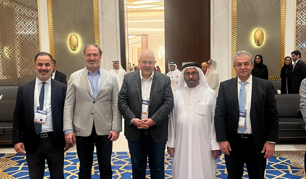 الوزير خليفة شاهين المرر متوسطاً عبود وزيدان ورئيسي بلدية زحلة وصيدا