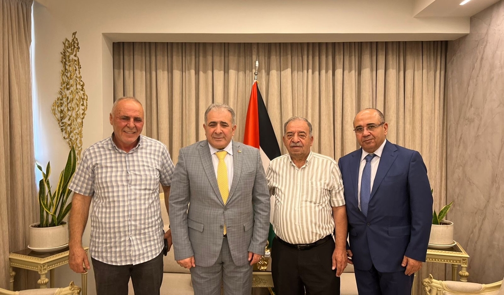 د. أبو هولي: بتوجيهات الرئيس محمود عباس تم دفع الأقساط المدرسية الرسمية لطلابنا في لبنان إيماناً بحق التعليم