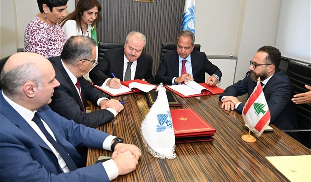 الوزيران جابر وصدي خلال توقيع الاتفاقية