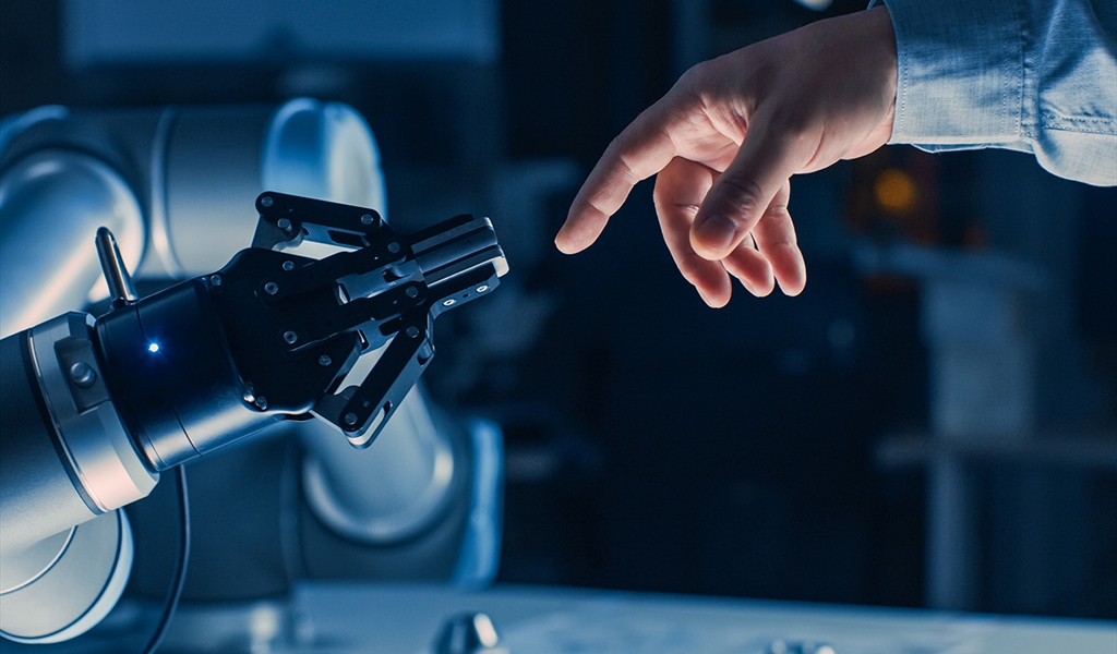 دواعٍ أخلاقيّة في التعامل مع الذكاء الأدبيّ الاصطناعيّ