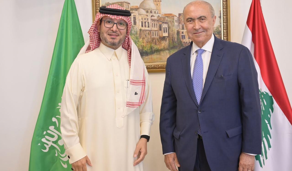 النائب مخزومي مع السفير السعودي ( تصوير محمد الساحلي)