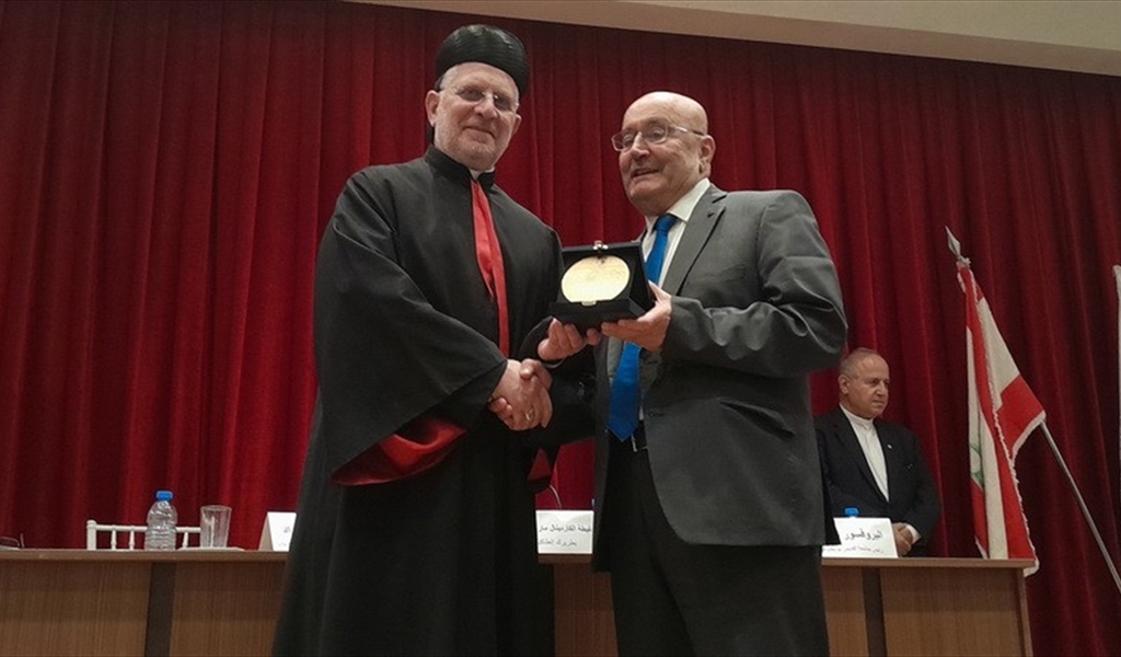 المطران عون والعميد علي عواد