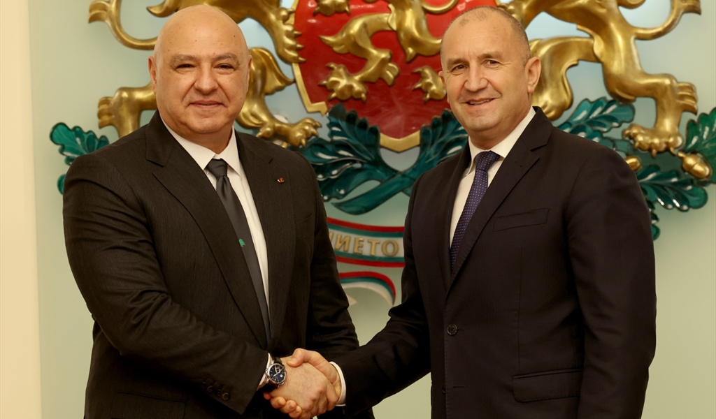 الرئيس البلغاري راديف مرحباً بالرئيس عون في صوفيا