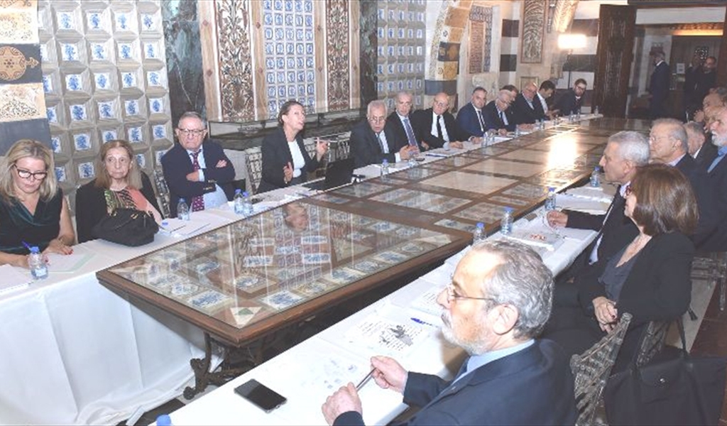 المشاركون في اللقاء