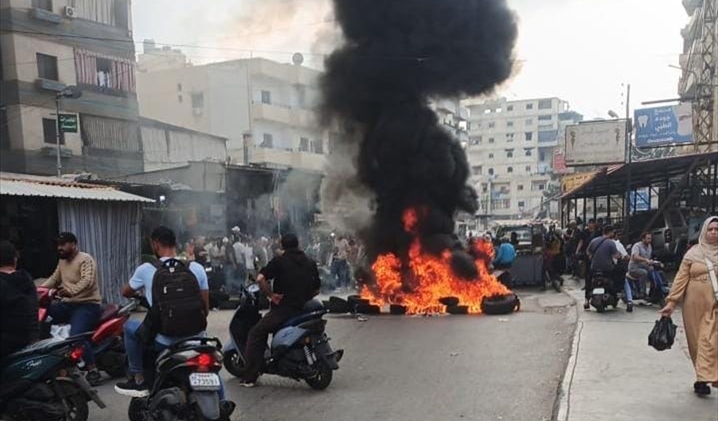 مشاهد إضافية من تحرك أهالي مخيم البداوي إحتجاجاً على إغلاق الجيش للمداخل