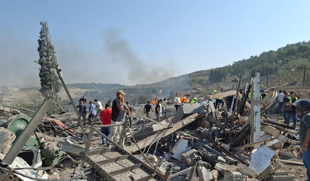 الغارة على⁧ العباسية⁩ استهدفت تجمعاً لمعمل حديد ومنشرة خشب