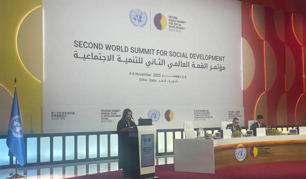 الوزيرة السيد تلقي كلمتها