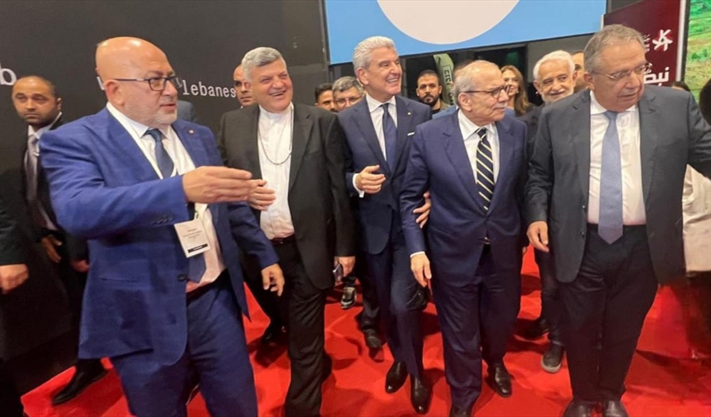 الرئيس سلام يجول في المعرض محاطاً بوزير الصناعة ورئيس جمعية الصناعيين