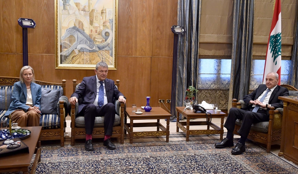 الرئيس بري مجتمعاً مع لازاريني وكلاوس