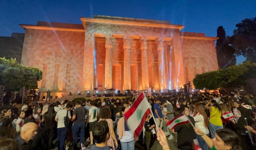 بيروت تحتفل بالاستقلال بحضور آلاف اللبنانيين: رسالة حياة ووحدة من قلب العاصمة