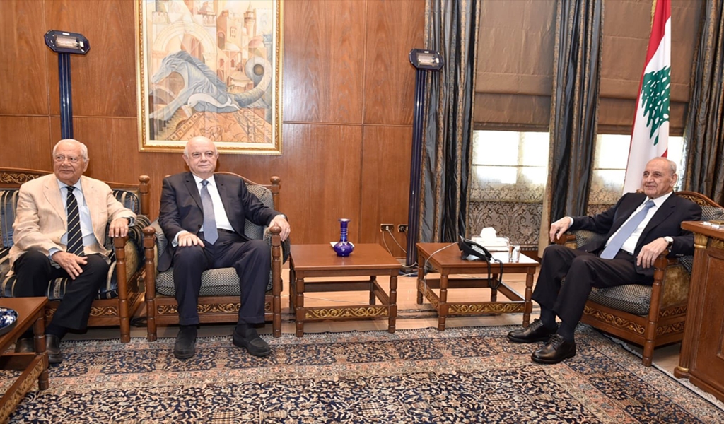 الرئيس بري خلال لقائه رئيس تحرير «اللواء» الزميل صلاح سلام ومحمد السماك