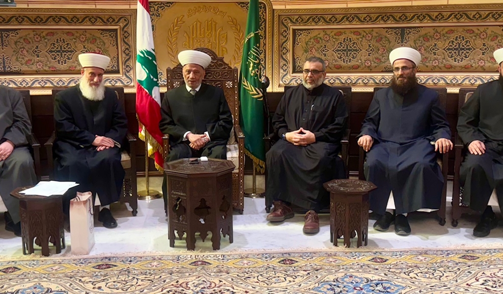 المفتي دريان متوسطاً وفد مجمع الإمام البخاري