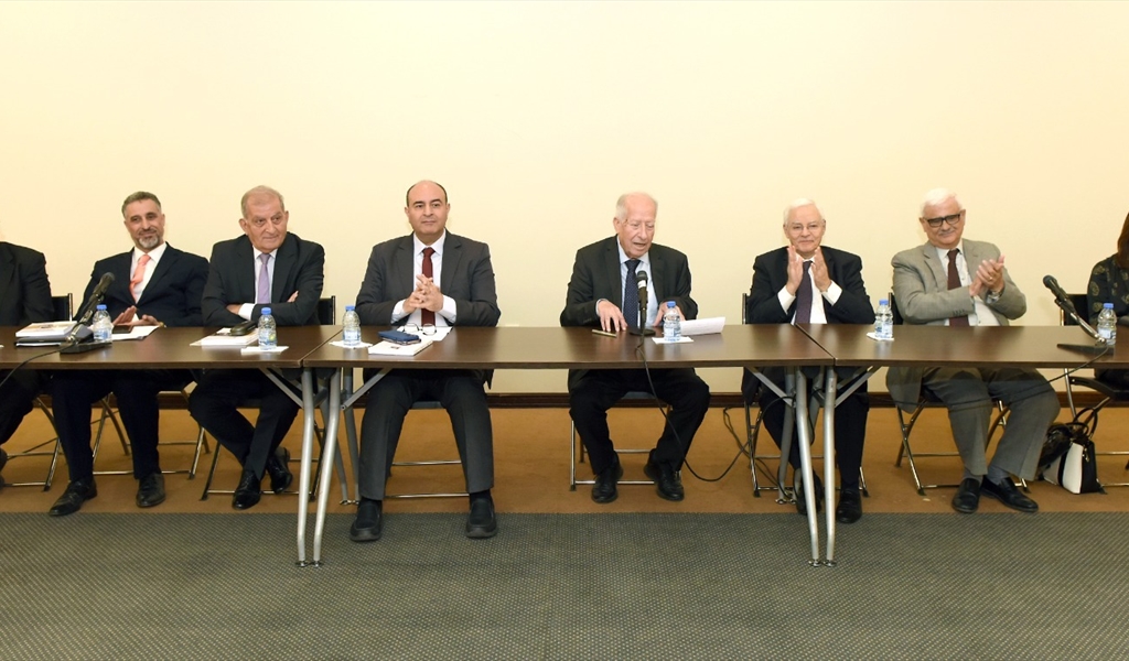 المتحدثون خلال الندوة