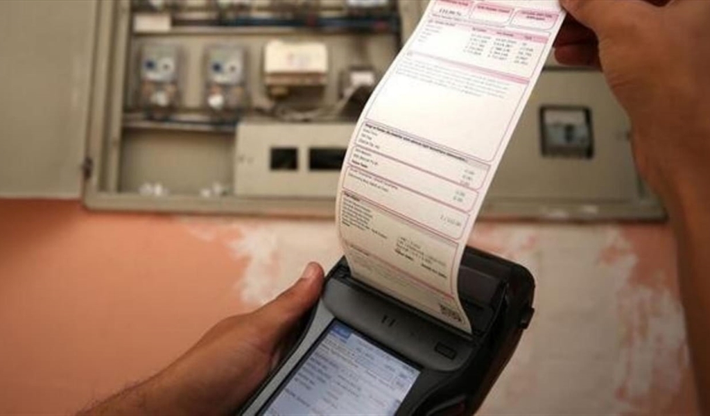 جابي الكهرباء.. جمَعَ الأموال وهرب!