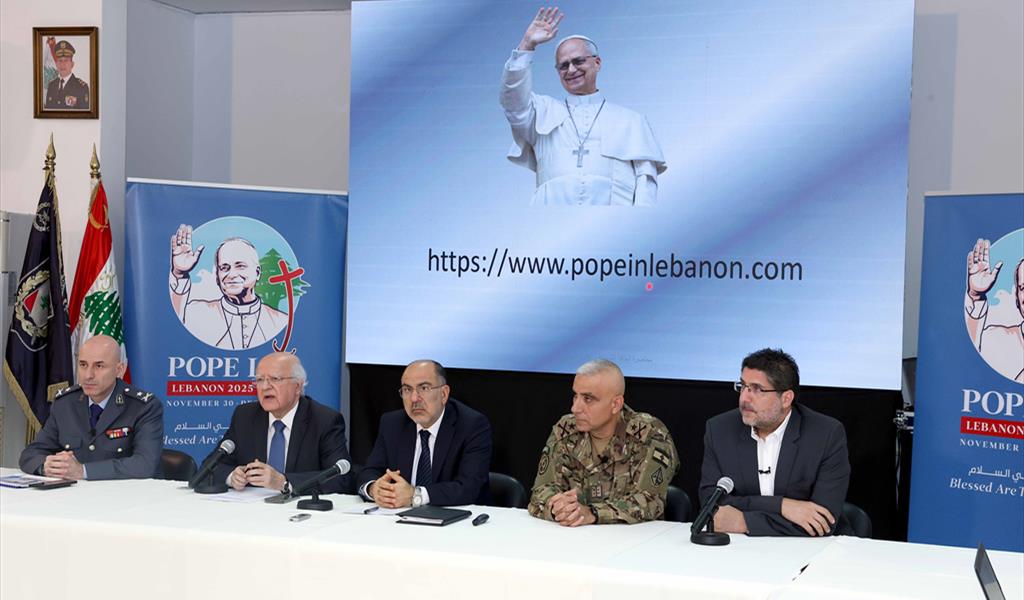 أعضاء اللجنة المنظمة خلال المؤتمر في قاعة الشرف (طلال سلمان)