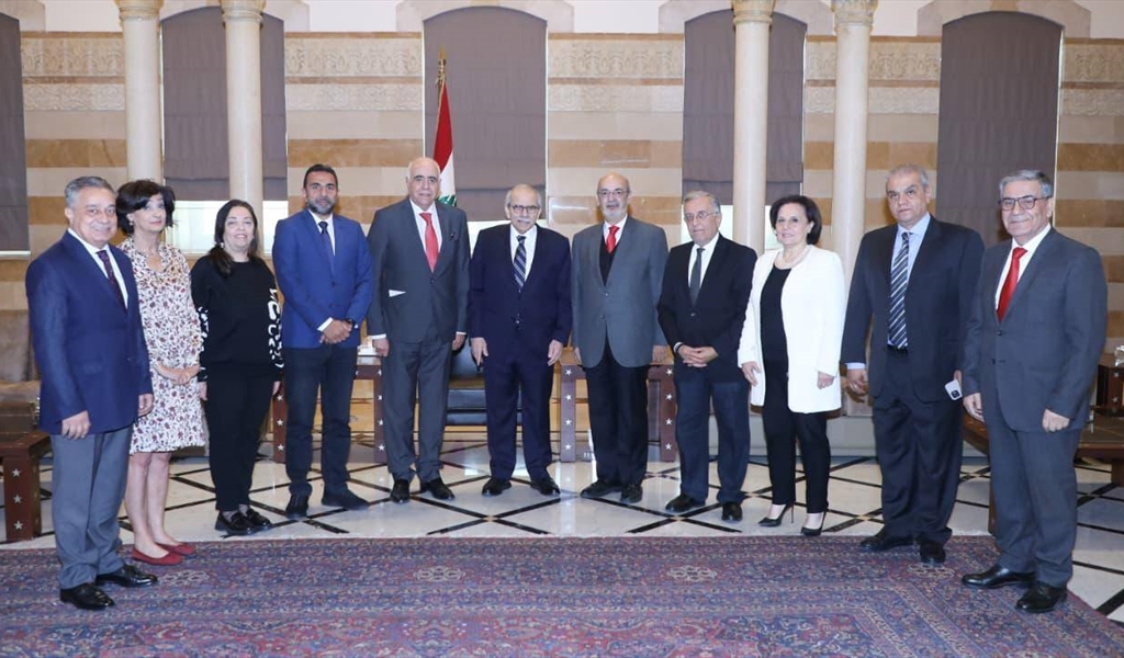 الرئيس سلام يتوسط وفد مجلس نقابة المحررين