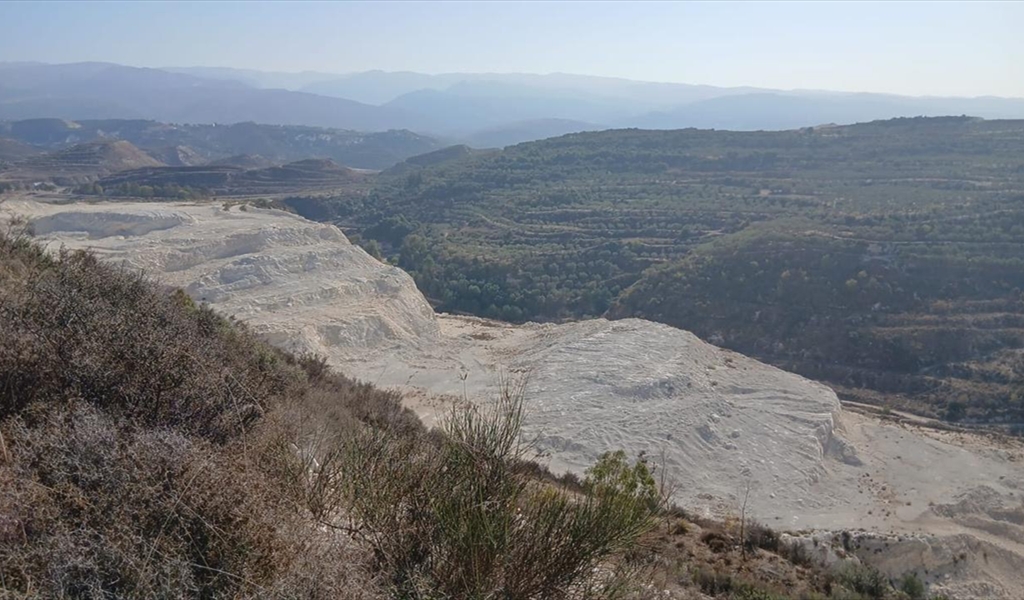 "جمعية التنمية" طالبت الحكومة بفتح تحقيق لمحاكمة شركات الترابة في بدبهون وكفرحزير