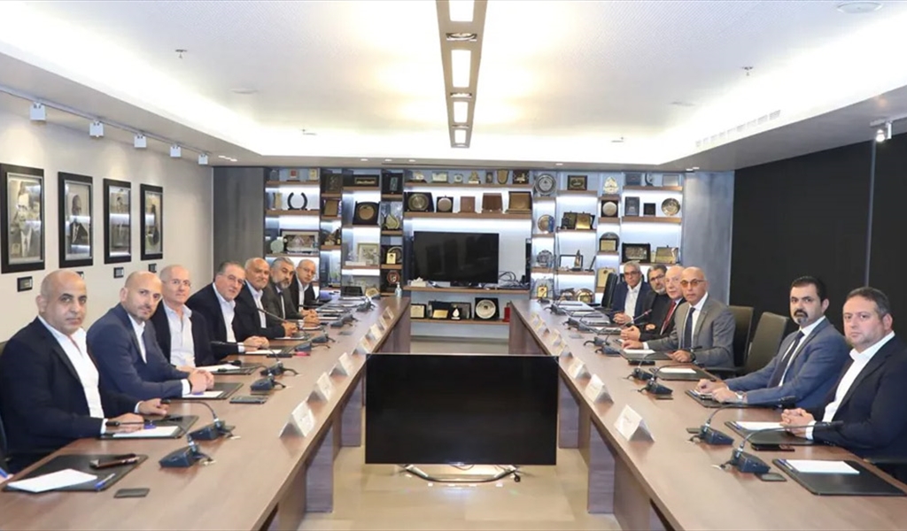 الهيئات الاقتصادية خلال اجتماعها مع دندن