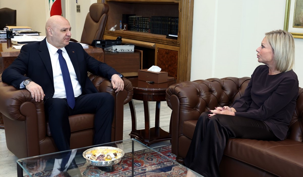 الرئيس عون مستقبلاً المنسقة الأممية بلاسخارت