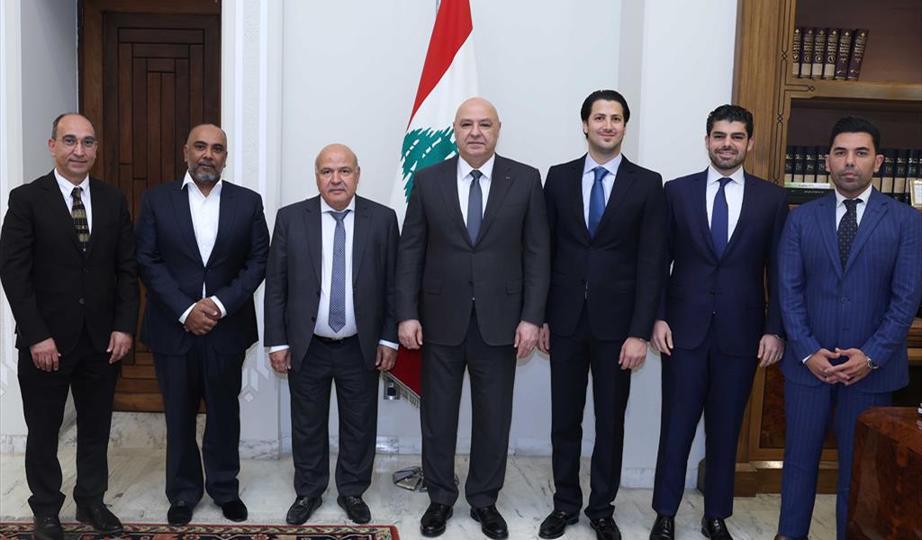 الرئيس عون يتوسط النائب السابق المرعبي ومجموعة عزيزي الإماراتية