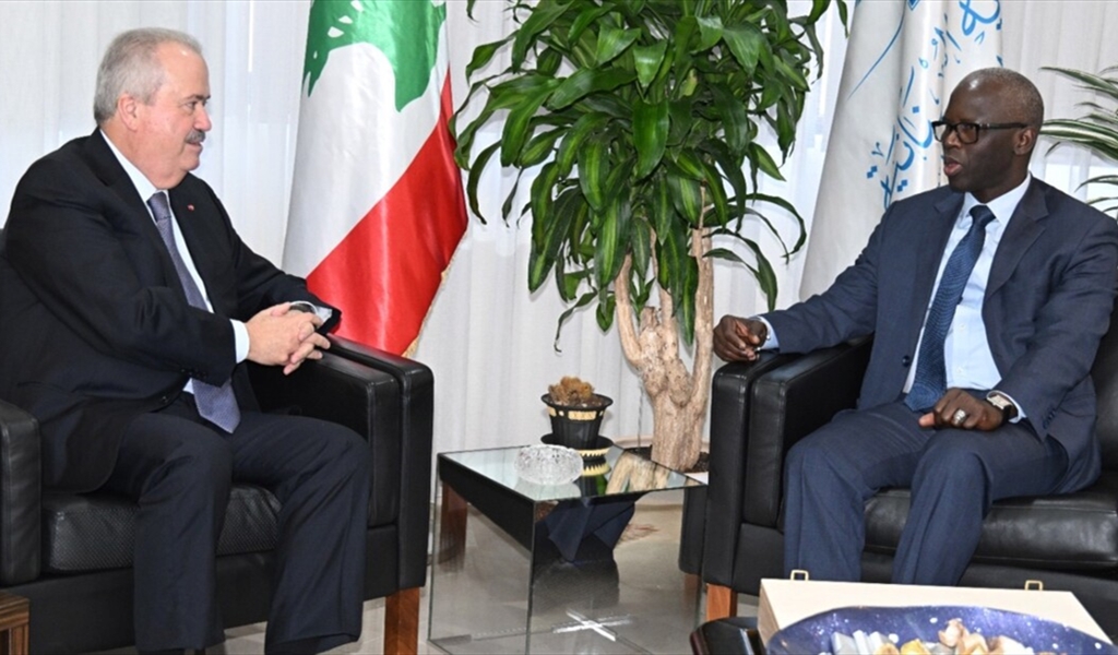 الوزير جابر مستقبلاً نائب رئيس البنك الدولي للشرق الأوسط وشمال افريقيا