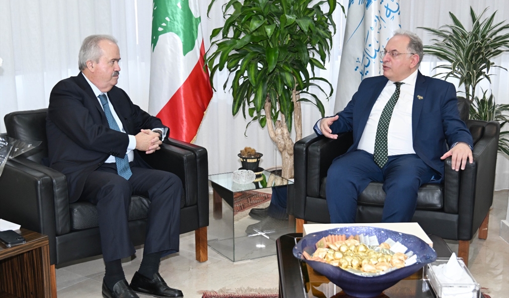 الوزير جابر مستقبلاً نظيره السوري