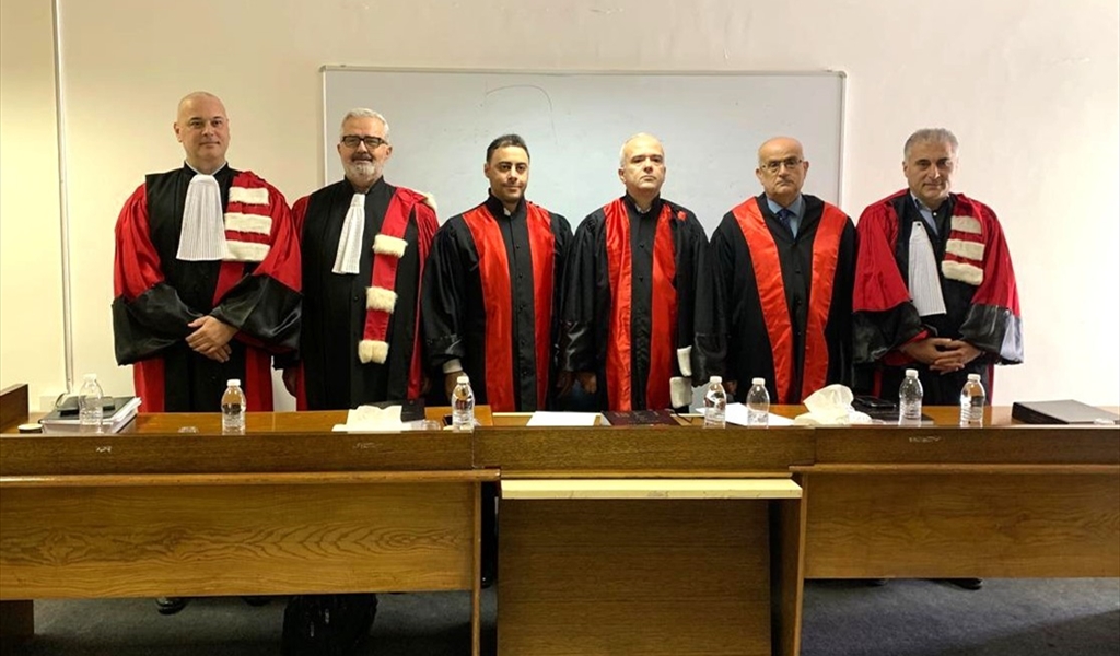 أبو طه مع لجنة المناقشة