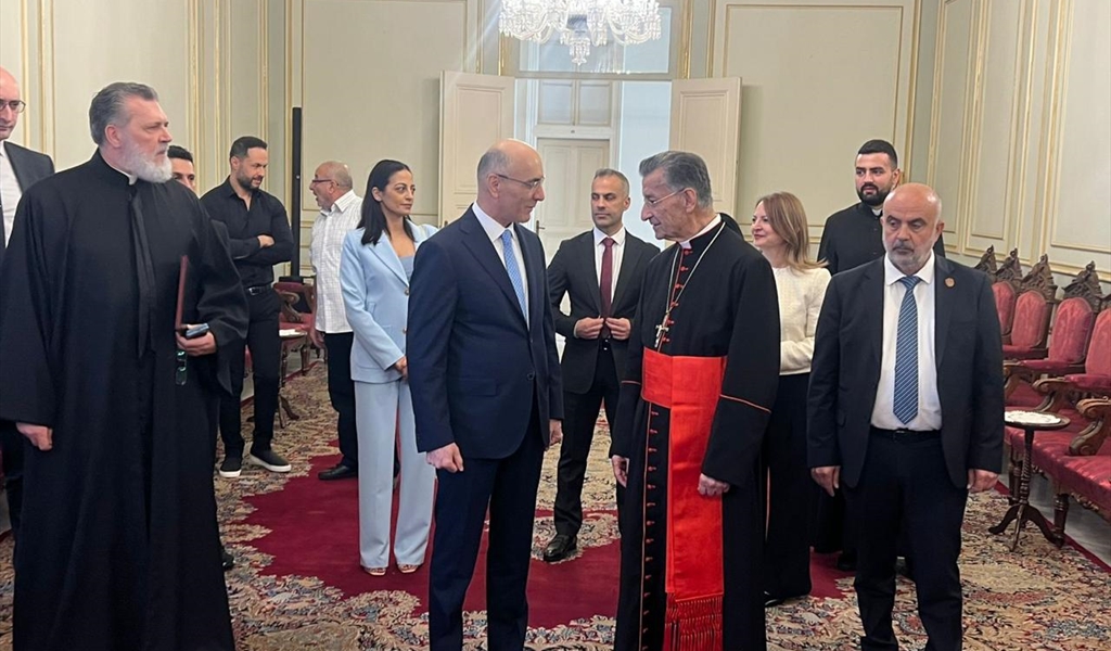 الوزير الحجار لدى زيارته البطريرك الراعي