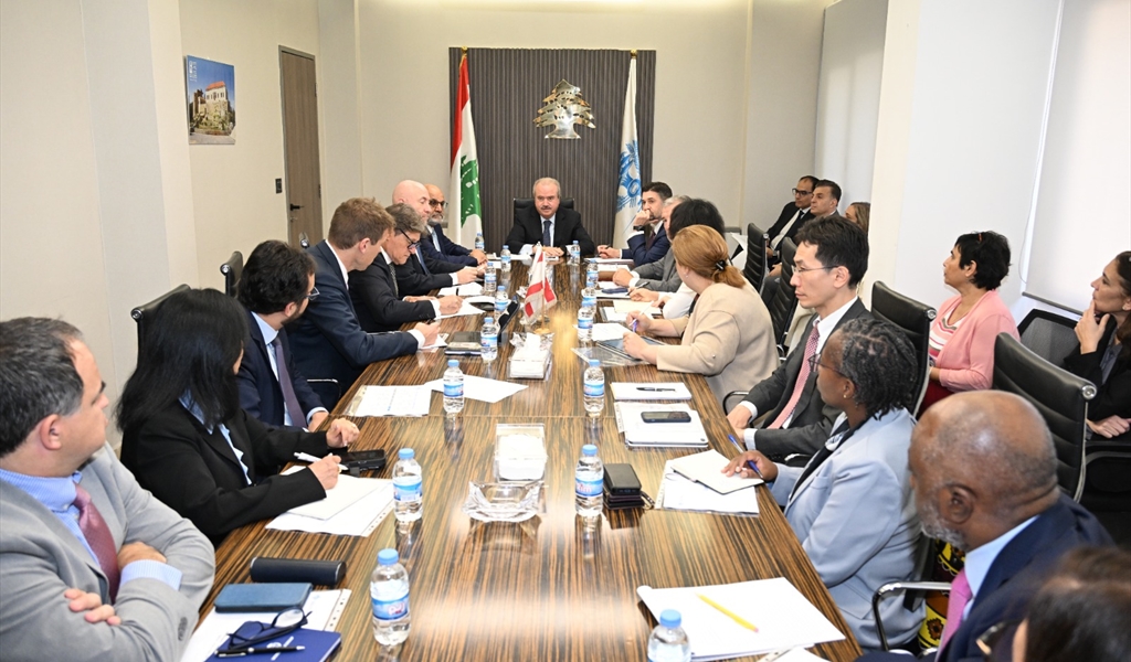 وزير المال مستقبلاً وفداً من البنك الدولي