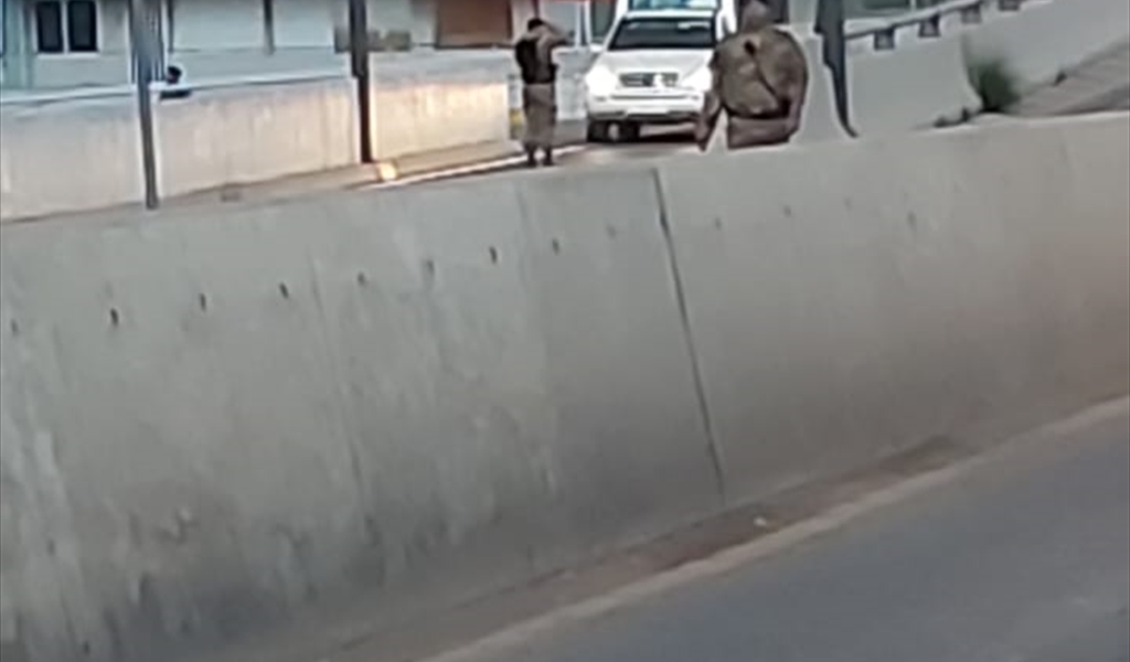 الـpapa mobile على طريق القصر الجمهوري