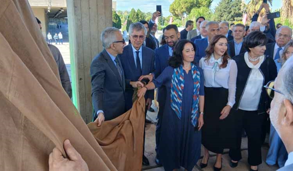 خلال إزاحة الستار عن النصب التذكاري