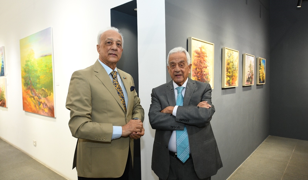الأمين العام لمجلس النواب عدنان ضاهر و د. نزار ضاهر في معرضه «لبنان الأرز»