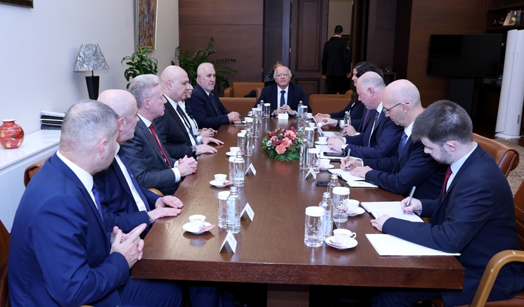 الرئيس عون خلال المحادثات مع رئيس الحكومة البلغارية