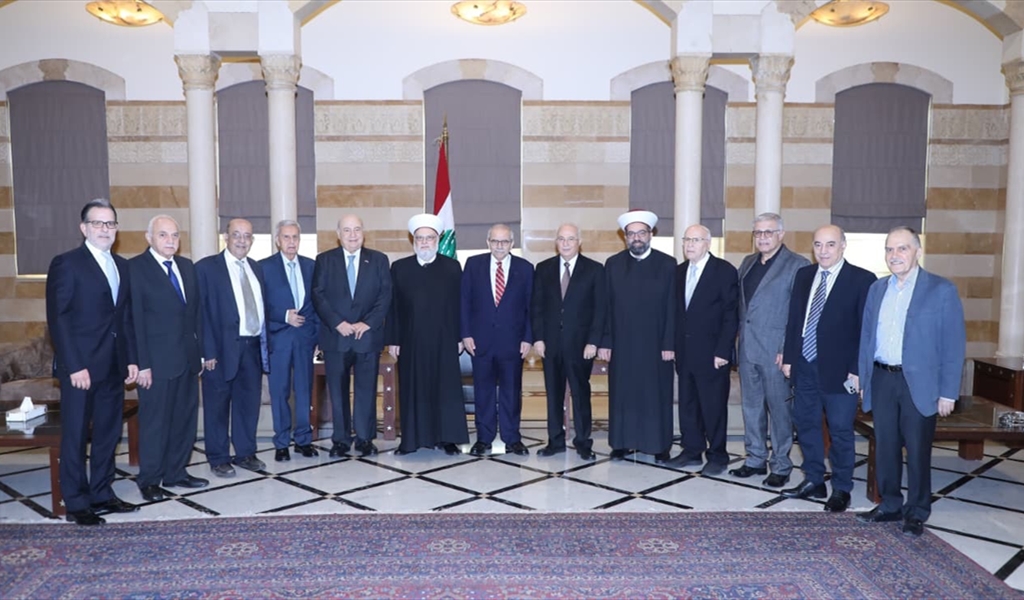 الرئيس سلام يتوسط وفد المركز الإسلامي