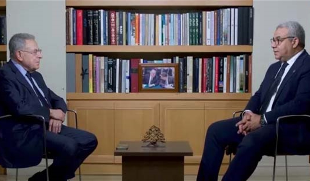 الرئيس السنيورة خلال الحوار مع الإعلامي سمير عمر