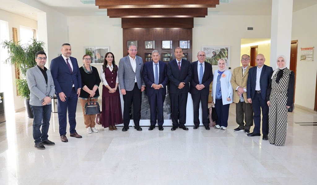 المهندس سقلاوي متوسطاً الوفد