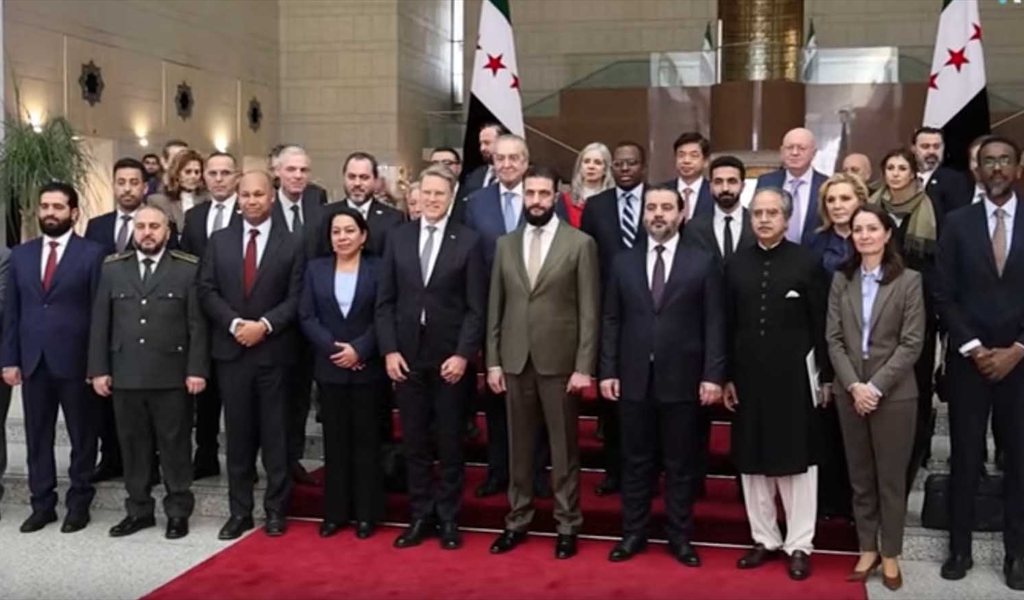 الرئيس الشرع مع الوفد الأممي في في قصر الشعب بدمشق