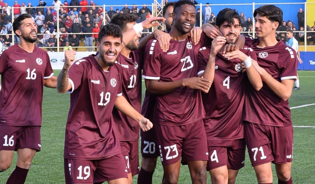 النجمة يفك صيامه ملتهماً شباك الراسينغ برباعية ويتقدم للصدارة مؤقتاً..