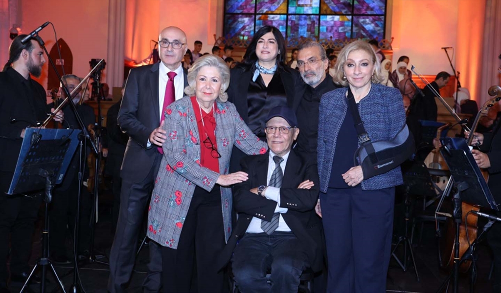 السيدة سلام وقواس وقوتلي مع عدد من المشاركين