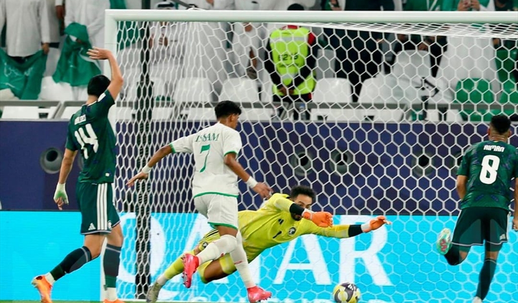 الدوسري يقود السعودية لتخطي عُمان بمنافسات كأس العرب في قطر..