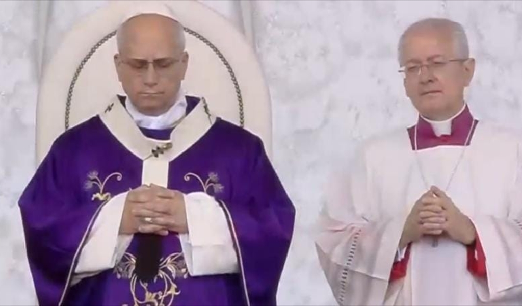 الحبر الأعظم بالقداس الإلهي: مدعوون إلى ألا نُصاب بالإحباط ونستسلم أمام الشر